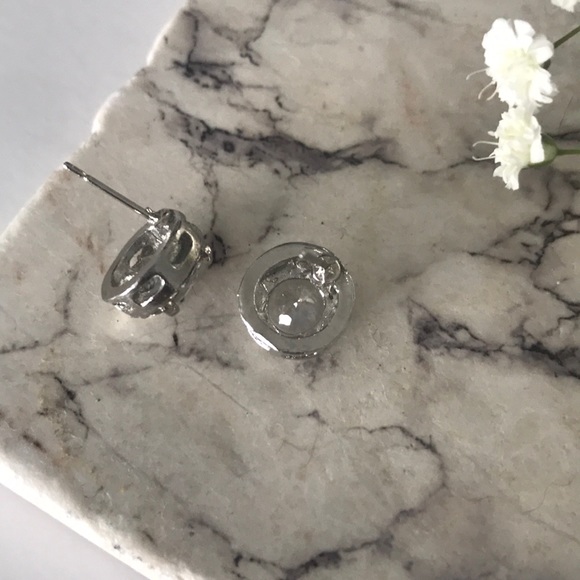 White Gold Studs - Picture 4 of 6